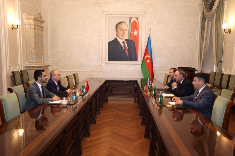 Kamran Əliyev Türkiyə səfiri ilə görüşdü