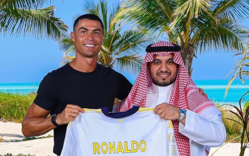 Ronaldo Əl-Nəsr ilə yeni müqavilə imzaladı