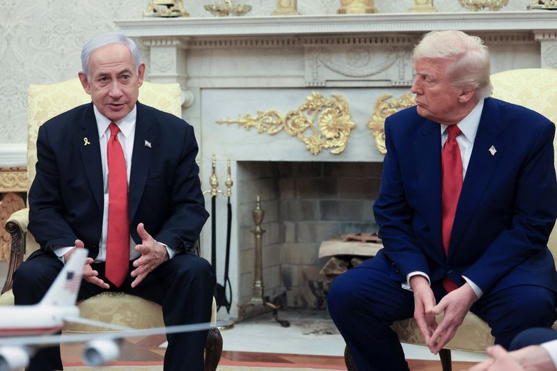 Tramp Netanyahunun korrupsiya işinə münasibət bildirdi: “Sehrbaz ovu” adlandırdı