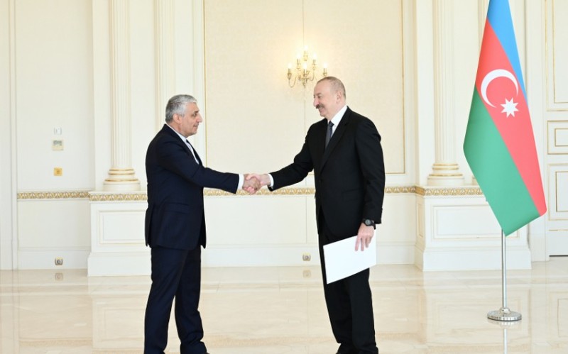 İlham Əliyev İranın yeni səfirinin etimadnaməsini qəbul etdi 