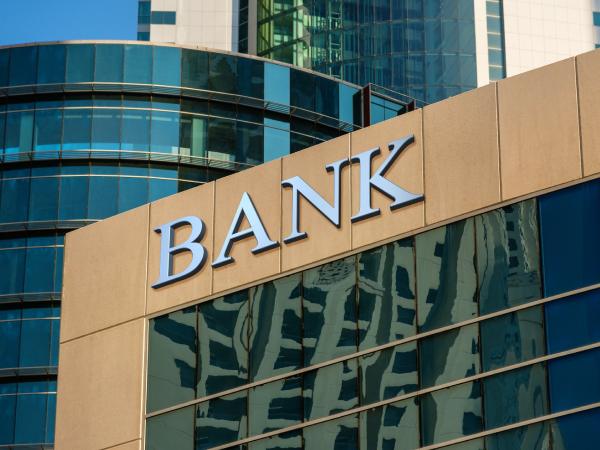 Azərbaycan banklarına qoyulan depozitlərin məbləği 15 %-dən çox artıb