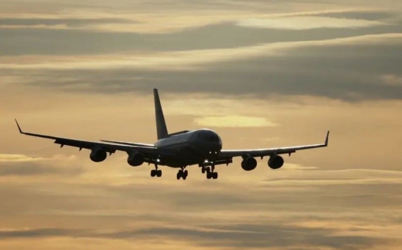 “Emirates” şirkəti Tehrana uçuşlara qoyulan məhdudiyyətləri uzadıb