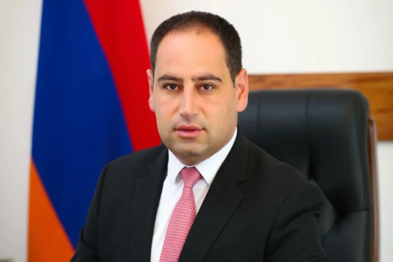 Ermənistanlı nazir İstanbulda Türkiyənin daha bir rəsmisi ilə görüşdü