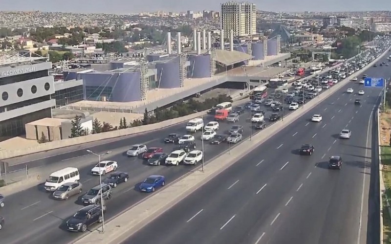 Bu yollarda tıxac yaranıb - SİYAHI