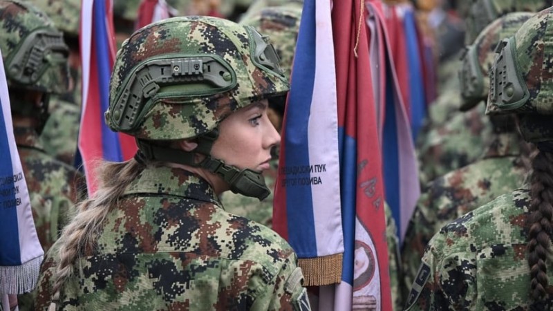 Rusiya təhlükəsinə görə qadınlar orduya çağırılır