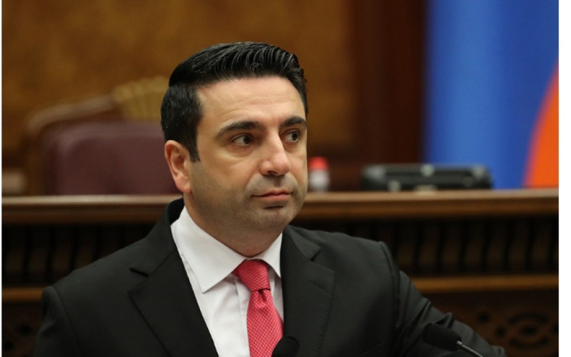 Simonyan Rusiya telekanallarının yayımının dayandırılmasını istəyir