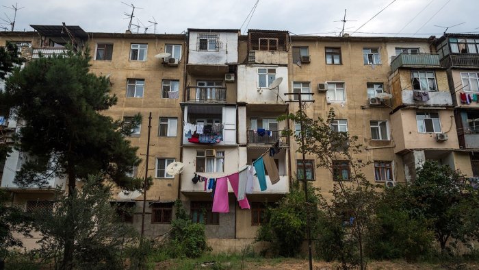 Köçkünlərin yaşadığı 185 mənzil əsl sahiblərinə qaytarıldı - RƏSMİ