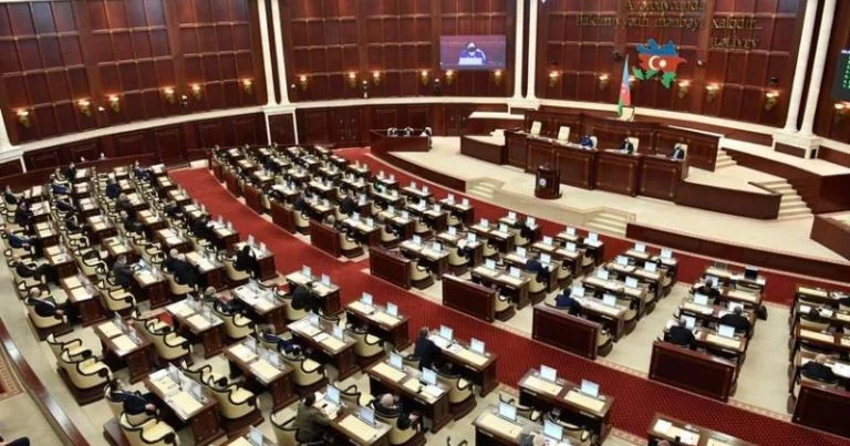Parlamentin növbəti iclasının gündəliyi dəyişdi