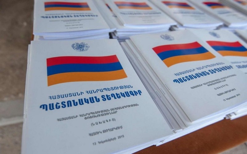 Ermənistanda yeni konstitusiya ilə bağlı müzakirələr başlayır