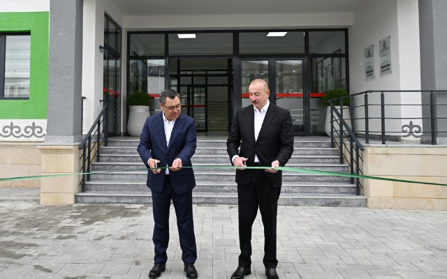 Prezidentlər orta məktəbin açılışını etdilər - FOTOLAR