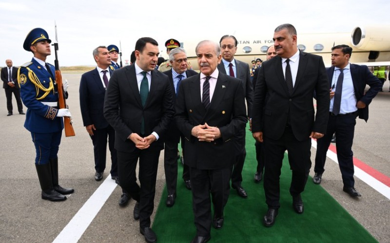 Şahbaz Şərifin Azərbaycana səfəri başlayıb