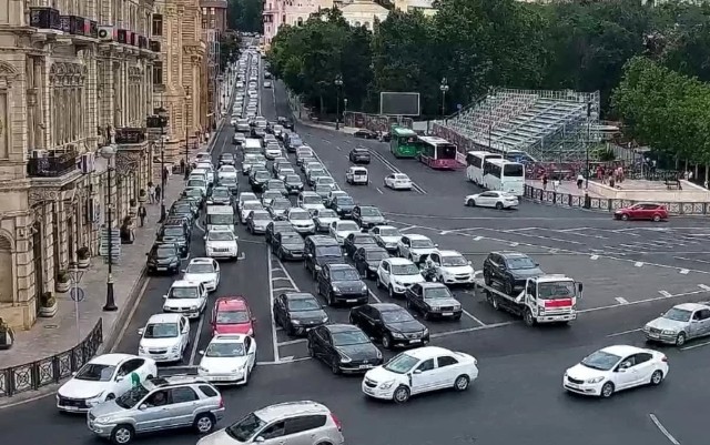 SÜRÜCÜLƏRİN NƏZƏRİNƏ: Bu yollarda tıxac var - SİYAHI