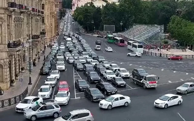 SÜRÜCÜLƏRİN NƏZƏRİNƏ: Bu yollarda tıxac var - SİYAHI