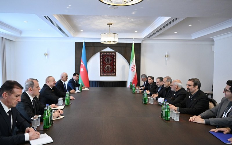 Azərbaycan və İran prezidentlərinin görüşü olub - FOTO - YENİLƏNİB