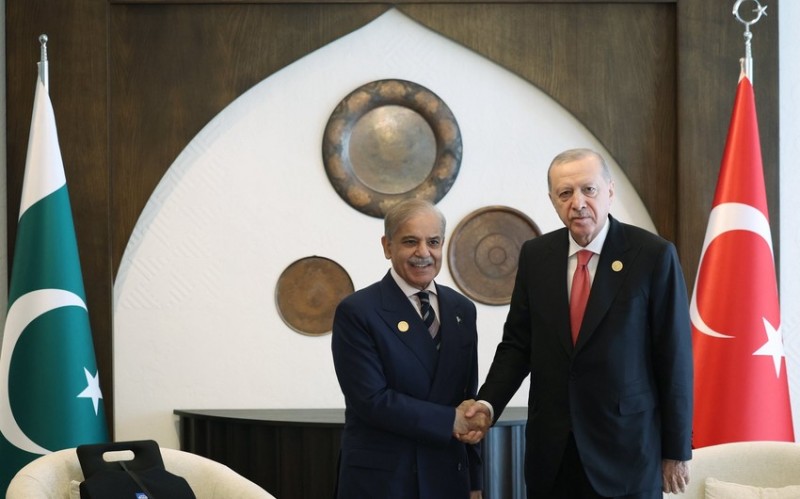 Ərdoğanla Şahbaz Şərif arasında görüş olub