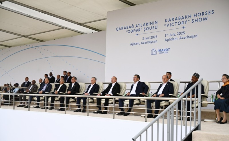 Liderlər Qarabağ atlarının Zəfər şousunu izlədilər - YENİLƏNİB + FOTO/VİDEO