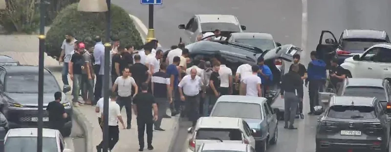 Yasamalda qəza tıxaca səbəb oldu - FOTO