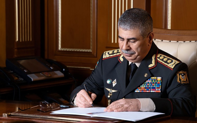 Müdafiə naziri Türkiyəyə başsağlığı verdi