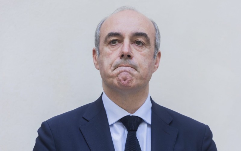 Fransada deputat intihar etdi