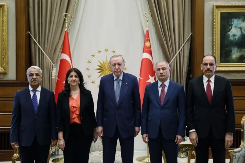 Ərdoğan DEM Partiya üzvləri ilə görüşüb - YENİLƏNİB