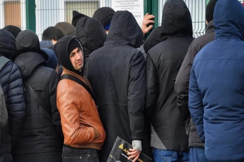 Rusiyada miqrantlarla bağlı YENİ XƏBƏR -  rüsum tətbiq edilə bilər