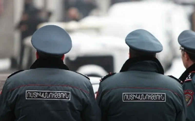 Polis "Ermənistan Elektrik Şəbəkələri" şirkətində əməliyyat keçirir