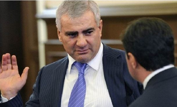 Karapetyanın şirkəti əlindən alındı