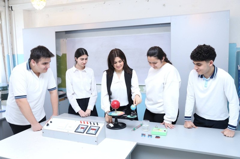 Bu məktəbə müəllim axtarılır