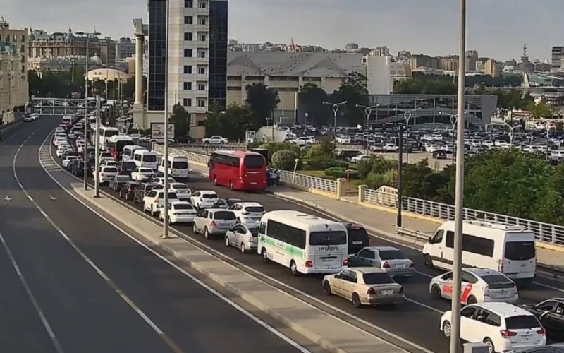 Hazırda bu yollarda sıxlıq var - SİYAHI