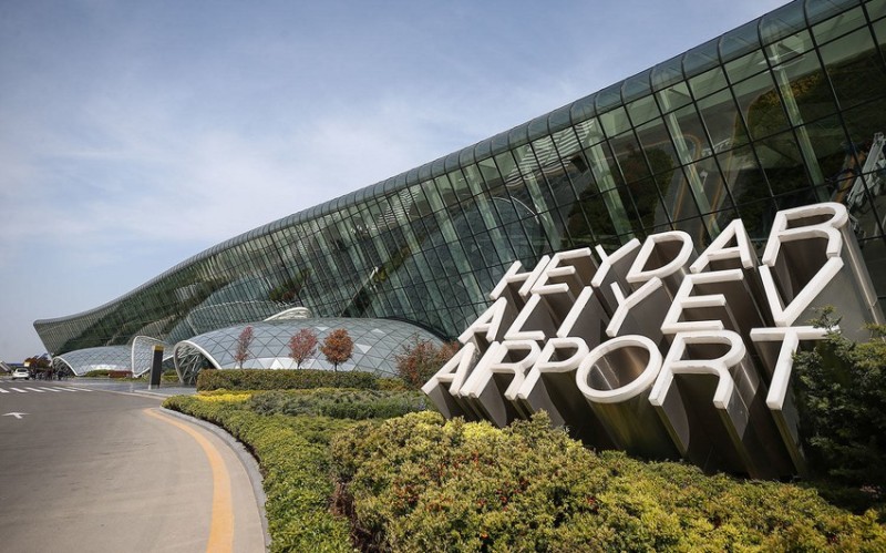 Heydər Əliyev Beynəlxalq Aeroportu I yarımilə yekun vurub