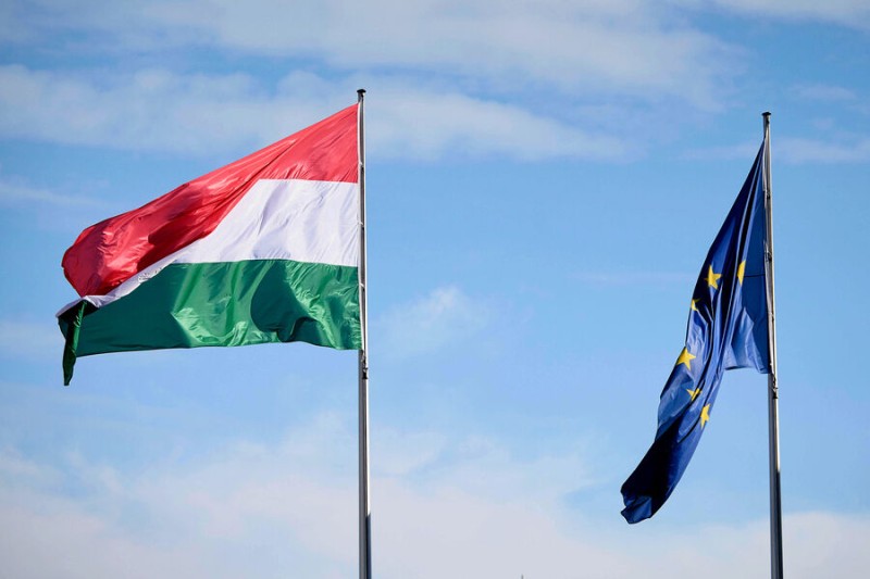 Ukrayna səfiri Macarıstan XİN-ə çağırıldı