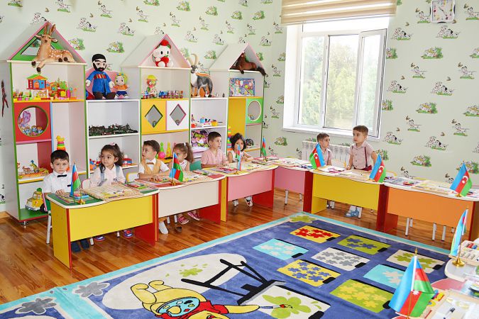 Bakıda uşaq bağçalarına növbədə olan valideynlərin sayı açıqlanıb
