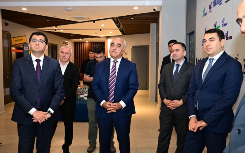 Nazir Adil Kərimli ali məktəblərin rektorları ilə görüşüb