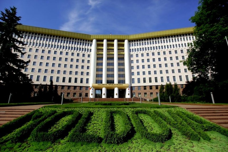 Moldova Avropaya inteqrasiya kursuna sadiqlik bəyannaməsini qəbul edib