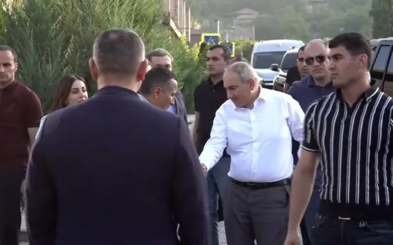 Paşinyan nazirləri Gorusa topladı - VİDEO