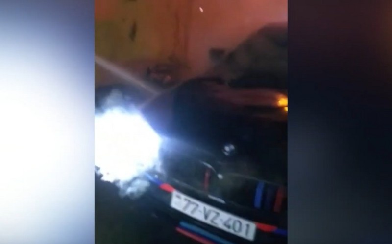 Bakıda BMW yanıb - VİDEO