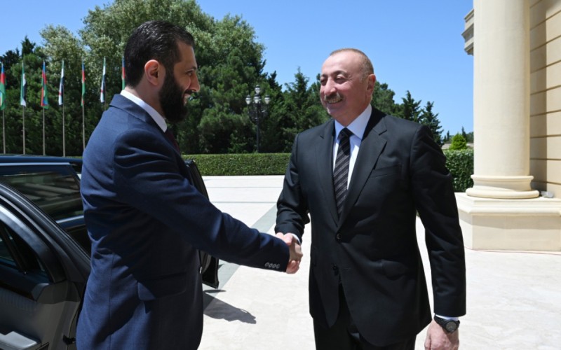 İlham Əliyevin Əhməd Əl Şaraa ilə geniş tərkibdə görüşü oldu - YENİLƏNİB - FOTOLAR