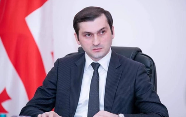 Bir neçə gün öncə özünü güllələyən sədr Türkiyəyə aparıldı