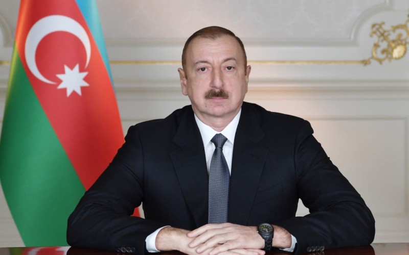 Prezident monteneqrolu həmkarını təbrik etdi