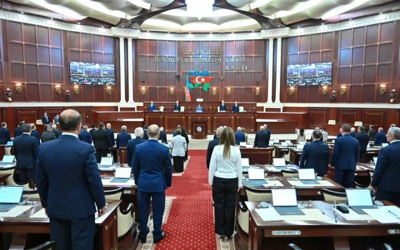 Deputatlar TƏTİLƏ ÇIXDI