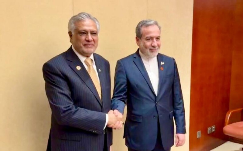 Pakistan və İran XİN rəhbərləri görüşdü