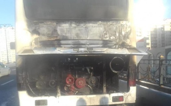 Bakıda avtobusda yanğın olub