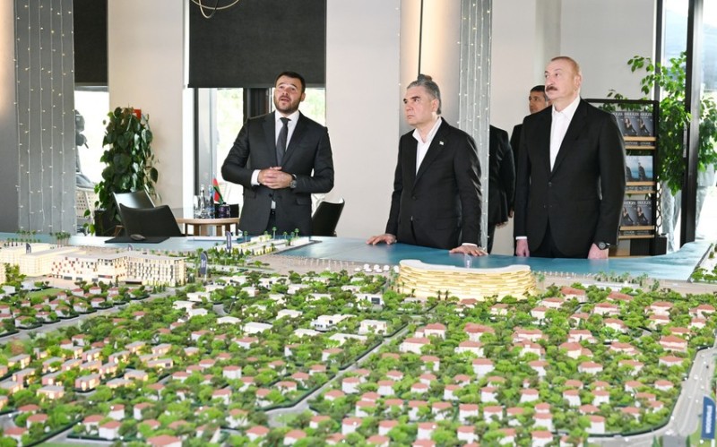 İlham Əliyev və Qurbanqulu Berdiməhəmmədov “Sea Breeze”də olublar - FOTOLAR
