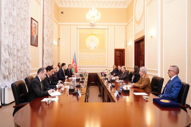 Ədliyyə naziri İraq Federal Ali Məhkəməsinin sədri ilə görüşüb