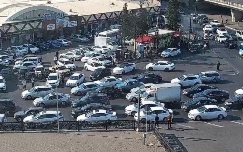 Bakının bəzi yollarında sıxlıq var - SİYAHI