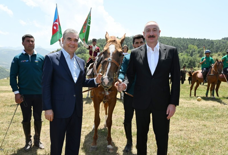 Berdiməhəmmədova “Dostluq” adlı Qarabağ atı hədiyyə edilib