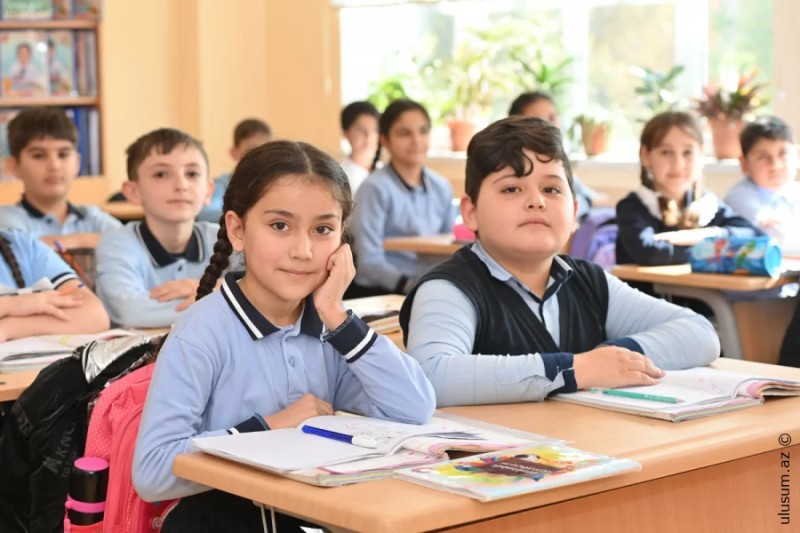 Rus bölməsi üzrə uşaqların I sinfə qəbuluna başlanılır