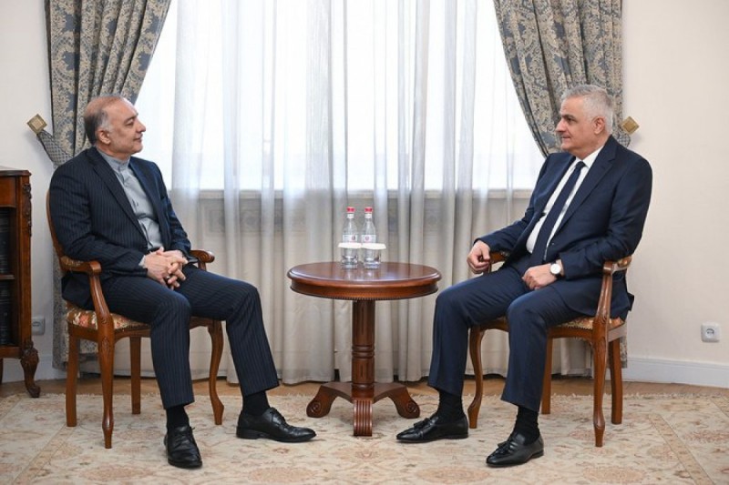 Paşinyanın müavini İran səfiri ilə görüşdü