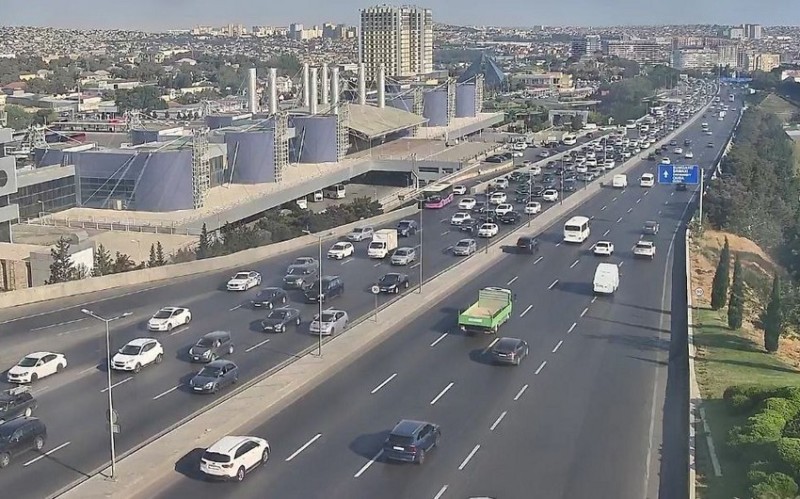 Bu yollarda tıxac var - SİYAHI