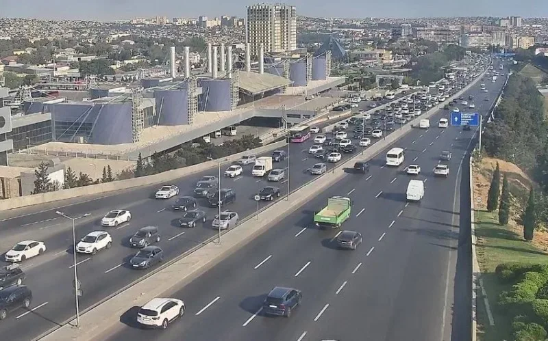 Bu yollarda tıxac var - SİYAHI